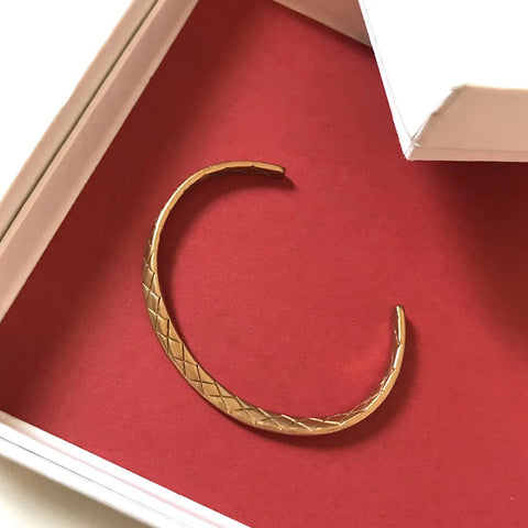 Normcore Style Jewelry Vintage Gold Trellis Bangle Hand-carved Small Bracelet