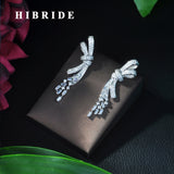 HIBRIDE  Clear Crystal Stud Earring Cubic Zirconia E-136