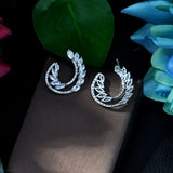 HIBRIDE Exquisite Leaf Shape Stud Earrings Orecchini E-45