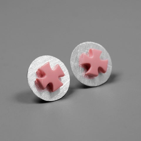 INATURE 925 Sterling Silver Fashion Jewelry Pink Cross Stud Earrings