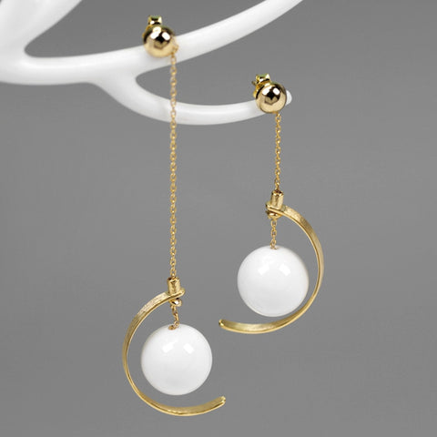 INATURE 925 Sterling Silver Fashion White Shell Pearl Ball Geometric Asymmetric Earring