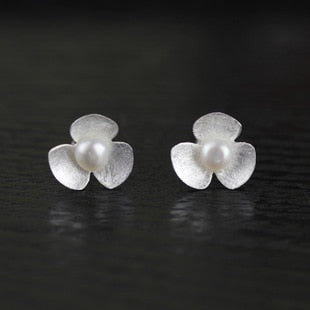 INATURE 925 Sterling Silver Fresh Flower Pearl Stud Earrings