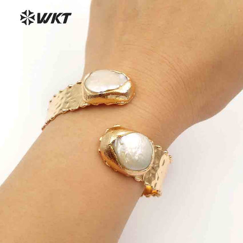 WT-B434 Natural Pearl Elegant Metal Electroplated Adjustable Bangle