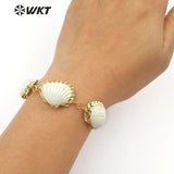 WT-B442 Boho Bracelet Natural White Scallop Shell With Gold Metal Bezel Sea Shell