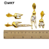 WT-E555 Generous design pearl Earrings in gold trim ornament