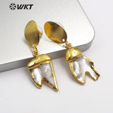 WT-E555 Generous design pearl Earrings in gold trim ornament