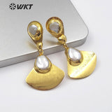 WT-E561 WKT natural pearl with gold round pearl post stud with handmade skirt shape Earrings