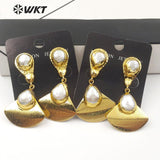 WT-E561 WKT natural pearl with gold round pearl post stud with handmade skirt shape Earrings