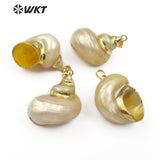 WT-JP090 Natural Trumpet Conch Shell With Gold Electroplated Sea Shell Pendant
