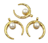 WT-JP107 Crescent Shape White Pearl Horn Pendant With Gold Electroplated